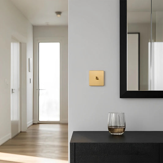 Classic toggle collectie satin messing schakelmateriaal