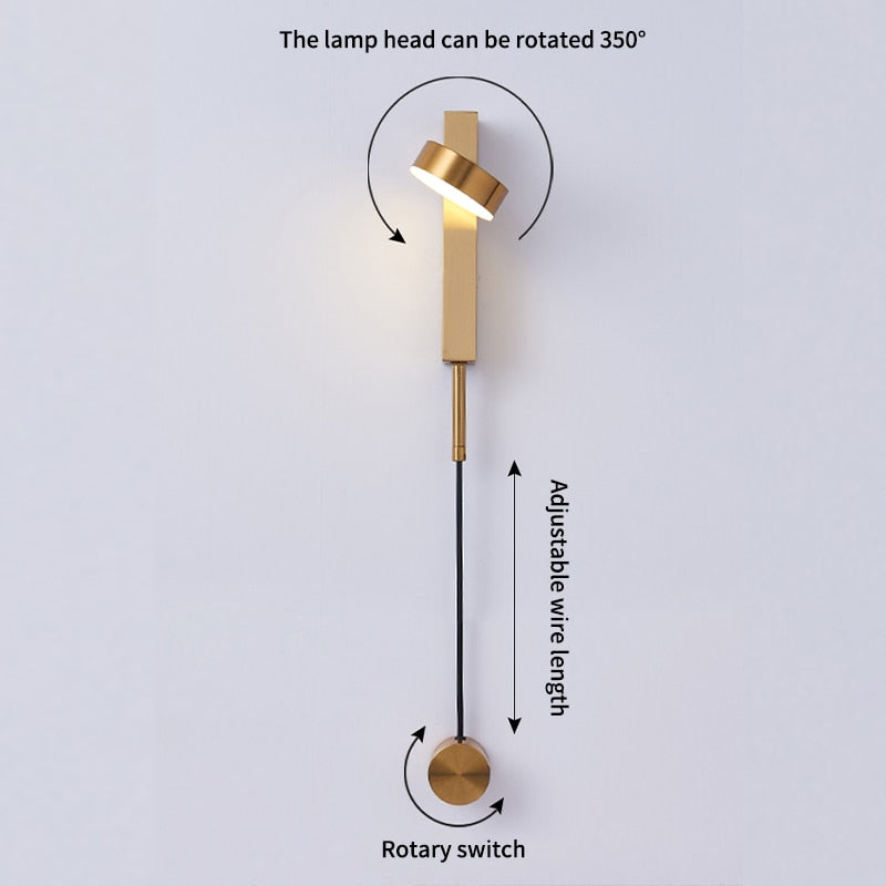langwerpige dimbare wandlamp in messing met draaibare lamp