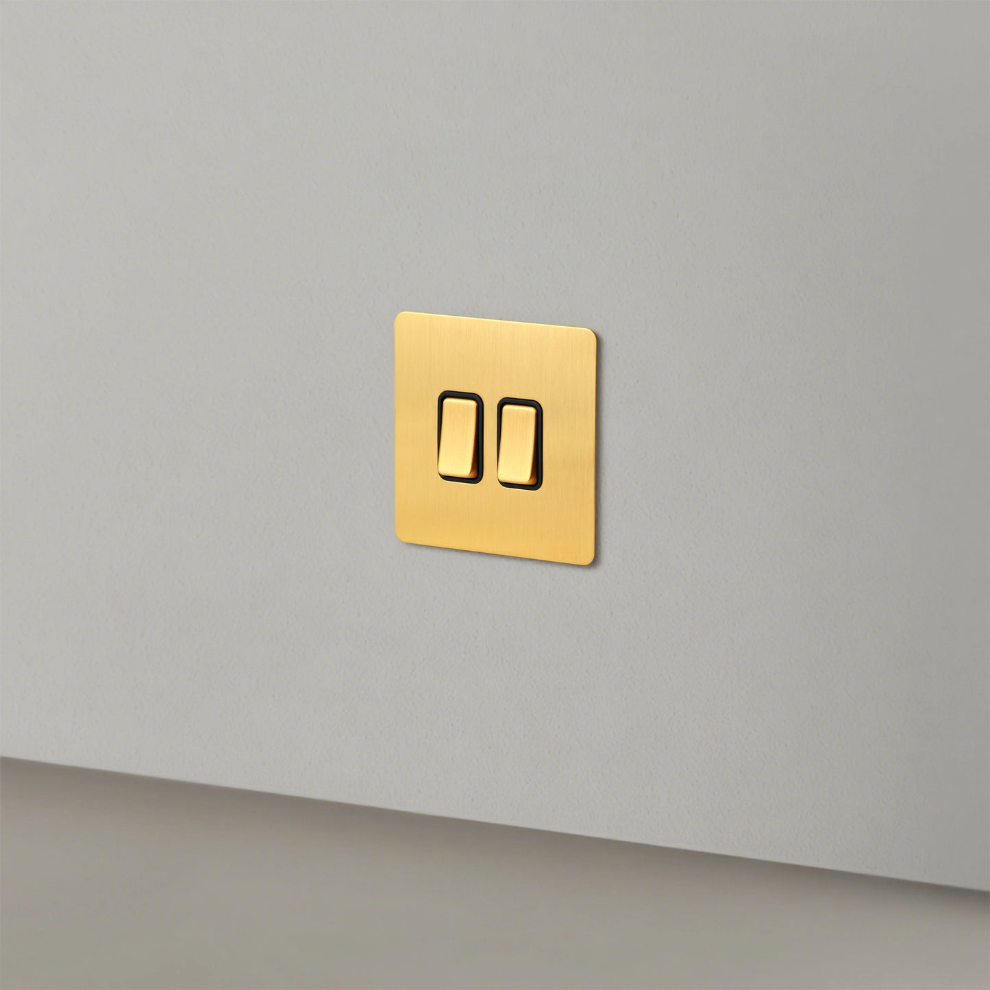 Classic rocker collectie satin messing schakelmateriaal