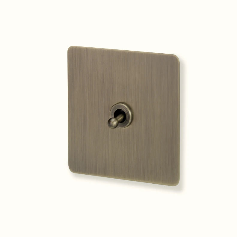 Vintage Brons Schakelmateriaal