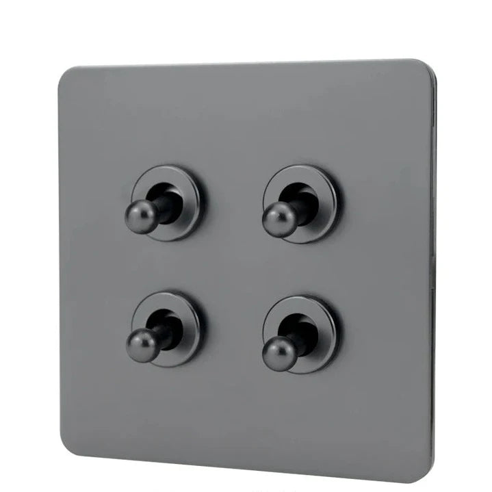 vier voudige klassiek vierkante metalen lichtschakelaar in gun metal