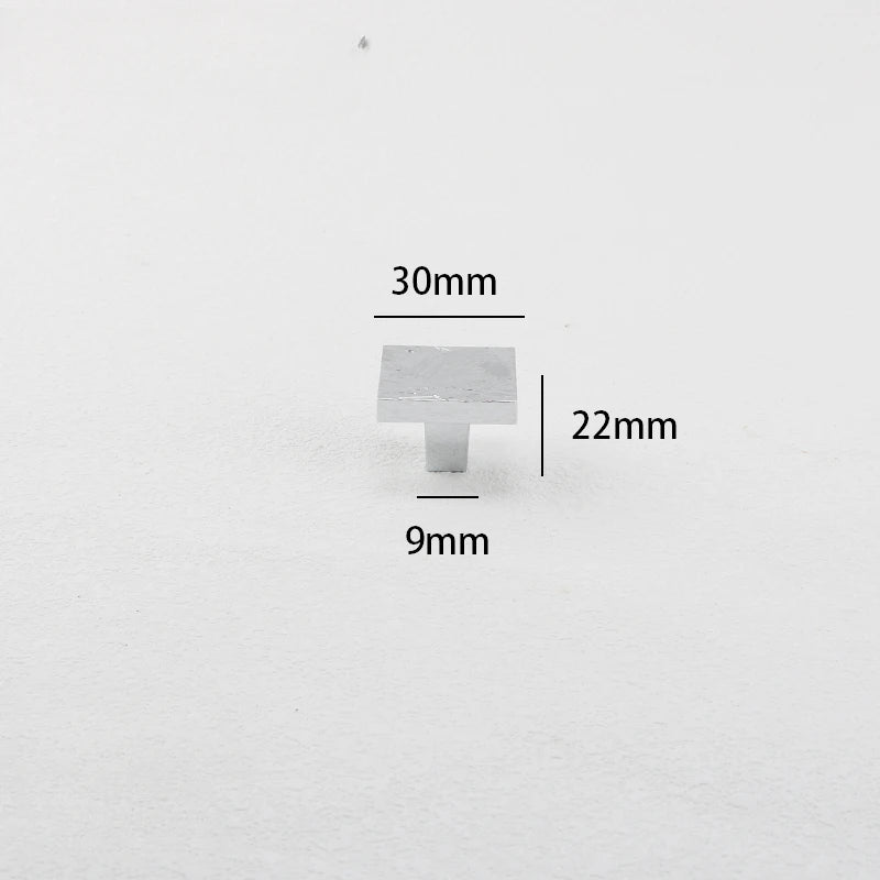 vierkante platte meubelknop 30mm met abstract geometrisch patroon in glanzend chroom