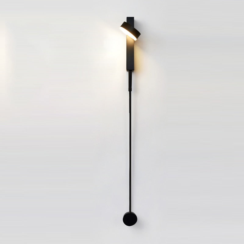langwerpige dimbare wandlamp in zwart met draaibare lamp