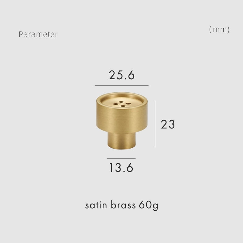 meubelknop rond met vier gaatjes in de vorm van een knoop in mat messing met afmetingen